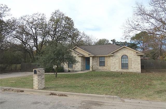 1st image of 1908 Hillcrest Dr