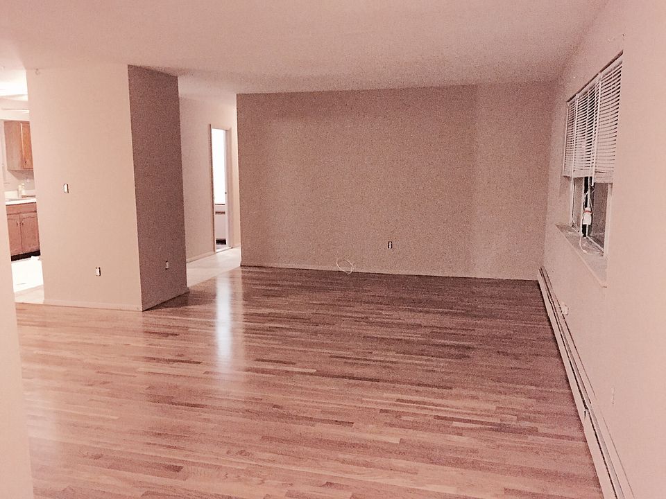 1st image of 40 Pine St