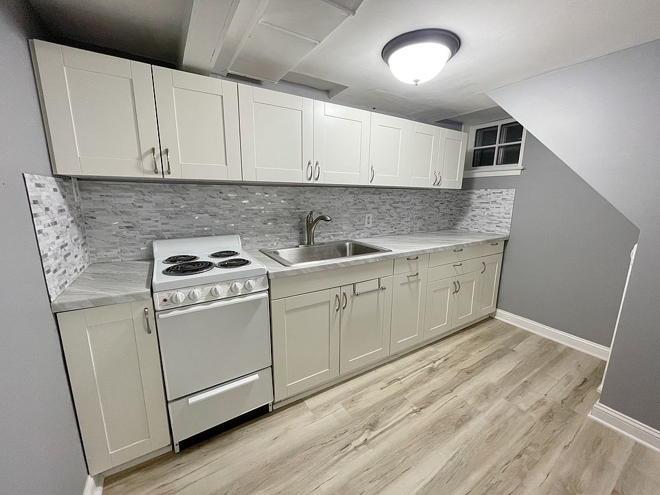1st image of 1430 Minnehaha Ave E APT 1