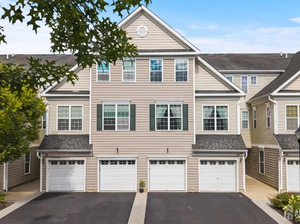 35 Swing Bridge Ln, South Bound Brook, NJ 08880