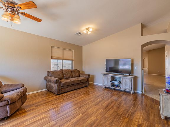 5th image of 7402 W Blandford Dr