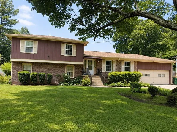 741 Corundum Ct, Stone Mountain, GA 30083