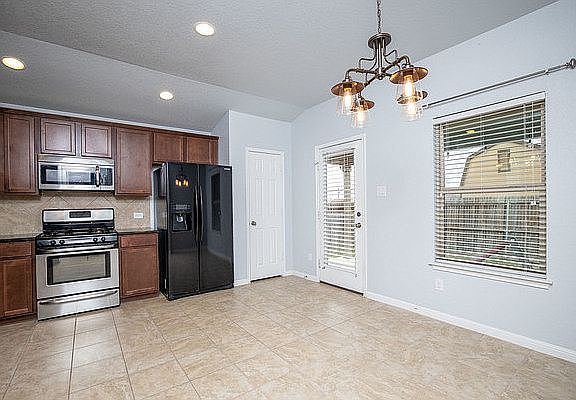 4th image of 803 Manor Dr NE #1