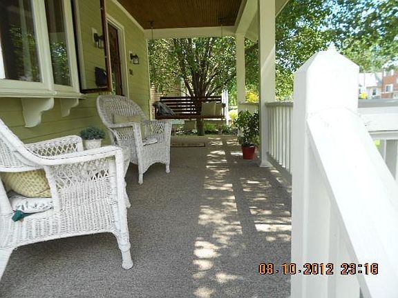 4th image of 801 Forest Ave