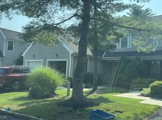 42 Myrtle Ct, Whitehouse Station, NJ 08889