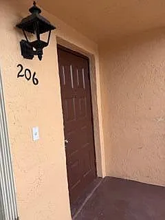2 bed, 2.0 bath, 1070 sqft, $1,875 — Photo 2