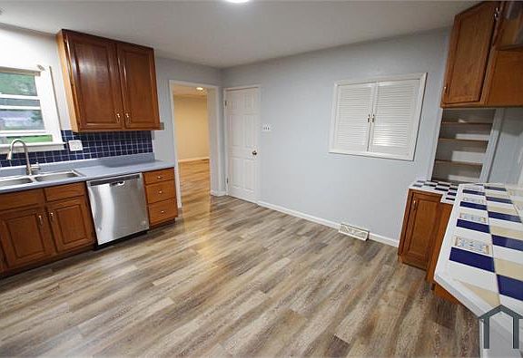 5th image of 1420 Bobbinray Ave