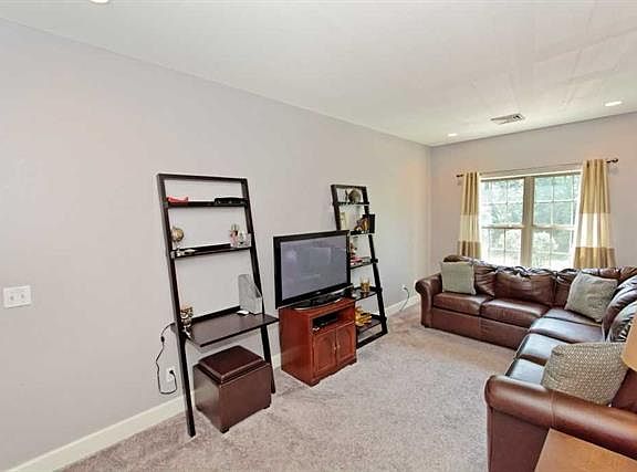 3rd image of 6 Lancaster Pl