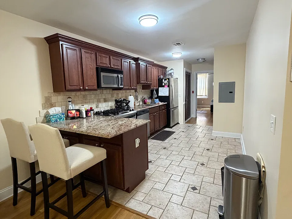 1016 Park Ave #4