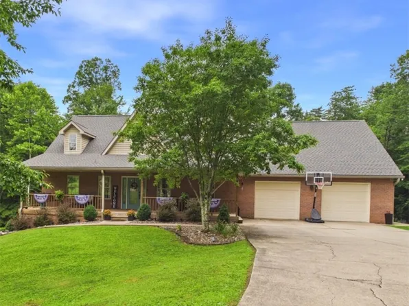 201 Addison Dr, Parkersburg, WV 26104