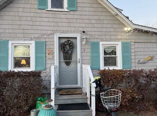 9 Glendaway Dr #1, Narragansett, RI 02882