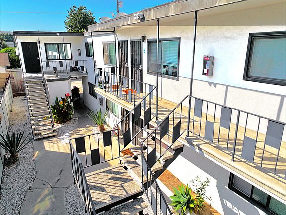 5th image of 2461 Linden Ave APT 4