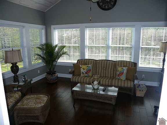 5th image of 100 Amber Cole Ct