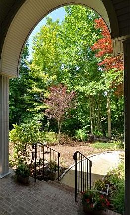 3rd image of 123 Jenny Lind Dr