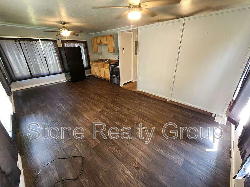 1 bed, 1.0 bath, $650 — Photo 2