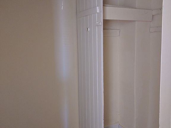 4th image of 82 Elm St APT 6