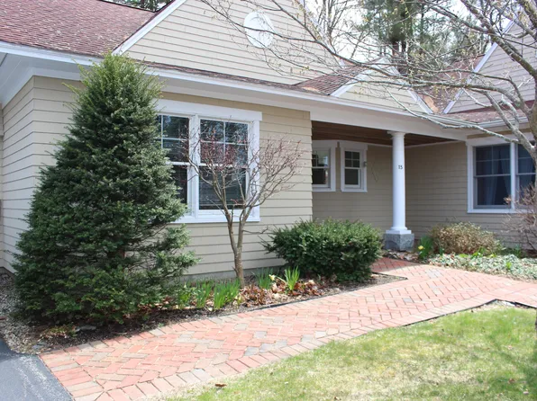 15 Victoria Court #15, York, ME 03909