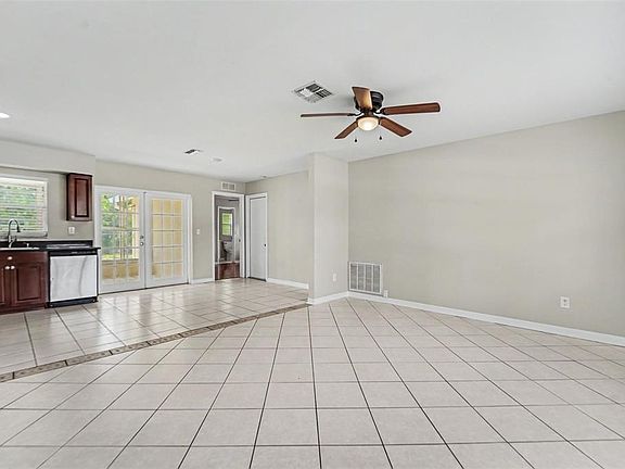4th image of 8332 Fishhawk Ave