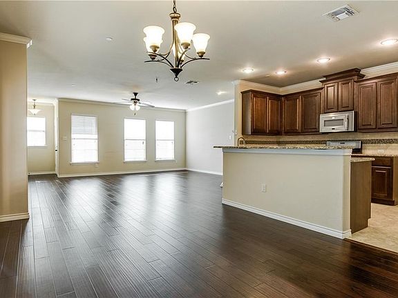 5th image of 4245 Kiowa Dr