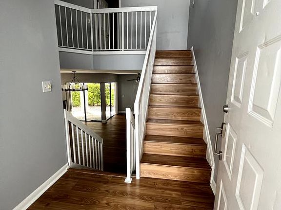 4th image of 303 NW 36th Ave