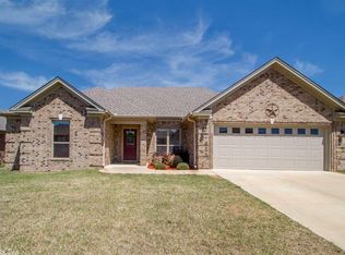 1004 Puritan Dr, Jacksonville, AR 72076