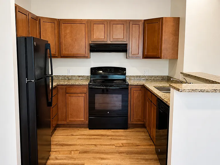 500 Red Table Apartments — Photo 31