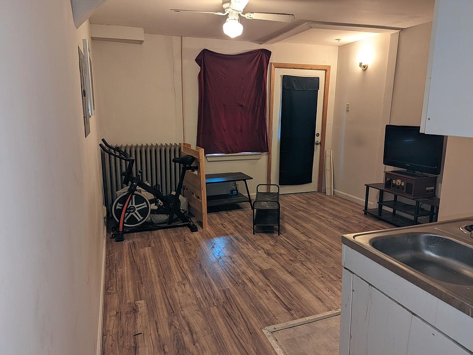 2nd image of 646 Main Rd N #1E