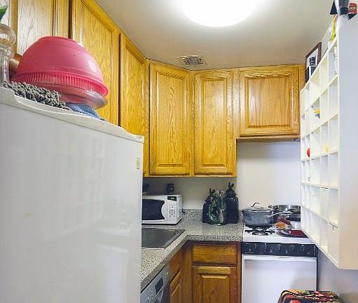 4th image of 345 W 87th St APT 1F