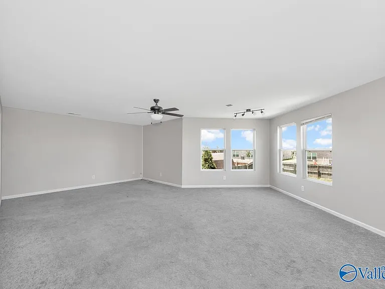 3571 Avalon Lake Dr — Photo 15