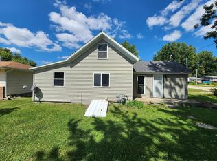 701 Jasper St, Manchester, IA 52057