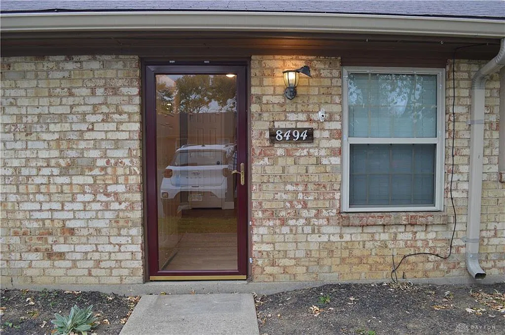 2 bed, 1.0 bath, $995 — Photo 1