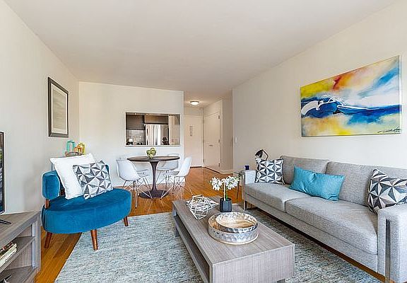 3rd image of 235 W 48th St APT 29G