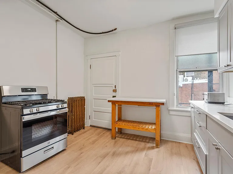 1766 Columbia Rd NW — Photo 16