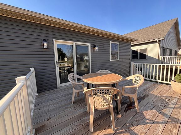 3rd image of 379 Brookside Dr