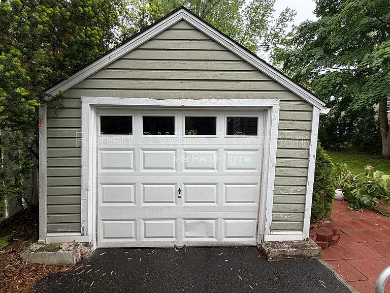 36 Pomeroy Ave — Photo 5