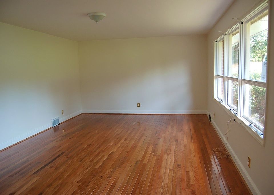 2nd image of 4954 Leinbach Dr