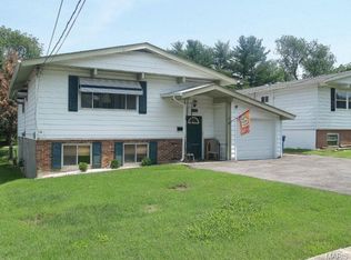 10601 Mert Ave, Saint Ann, MO