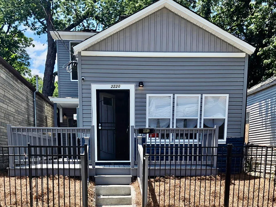 2220 Griffiths Ave