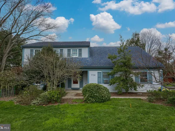 724 Sunview Cir, Landisville, PA 17538