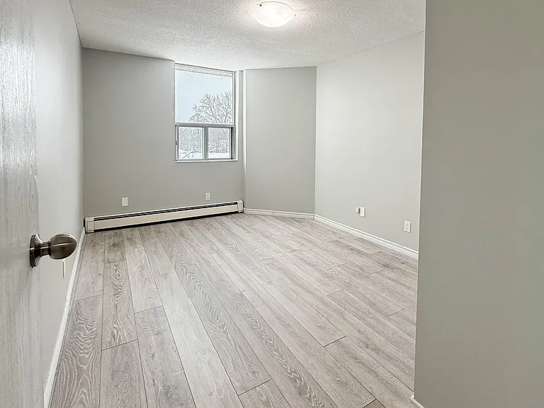 704 Canboro Rd — Photo 15