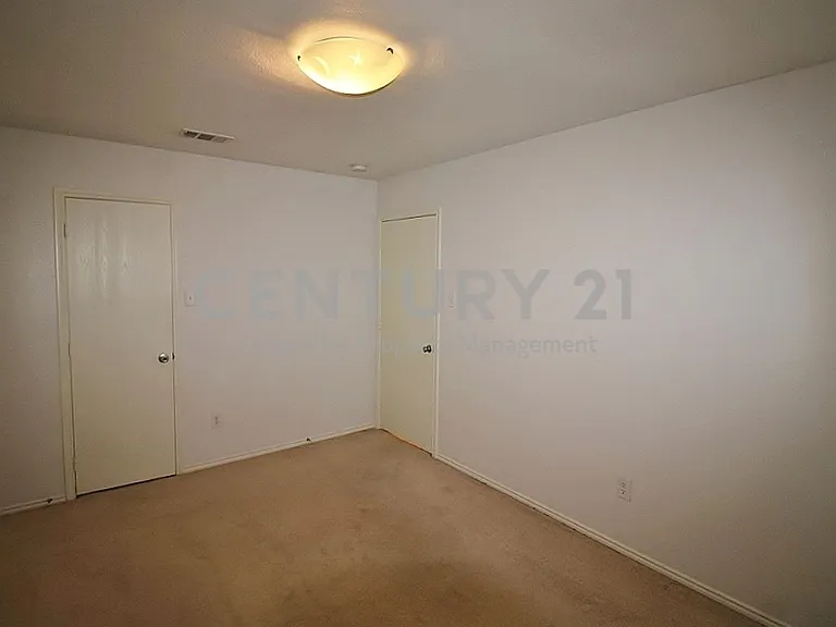 2816 Park Springs Dr — Photo 20