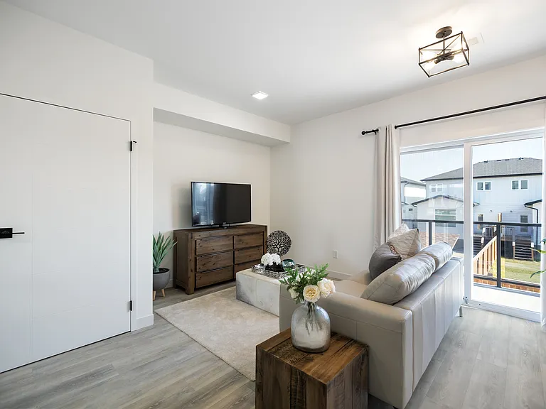 11 Merkel Manza Blvd — Photo 61