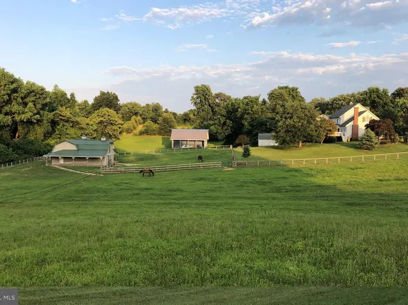 348 S River Clubhouse Rd, Harwood, MD 20776