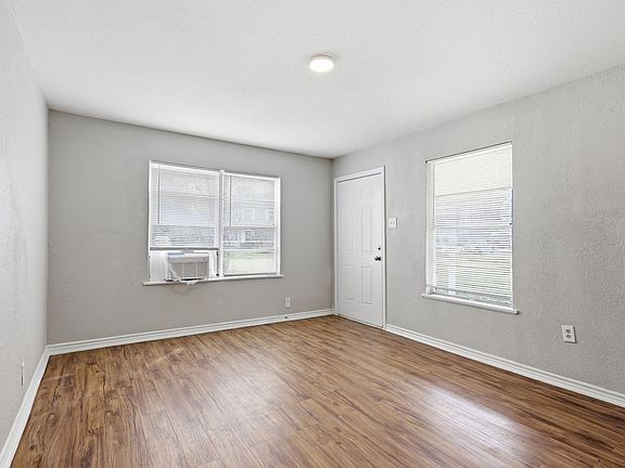 3rd image of 1114 1st Ave N