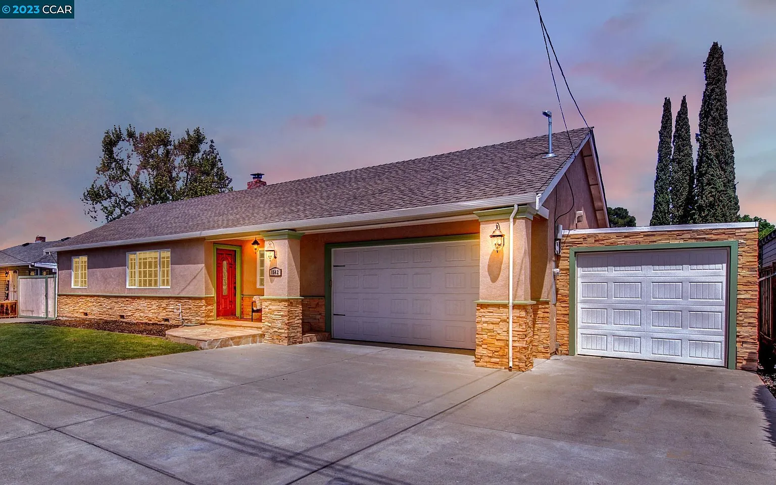 1542 Lavetta Way photo 1