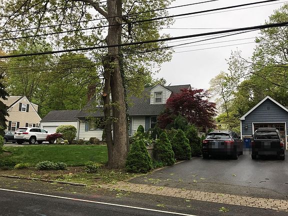 3rd image of 113 Catherine St