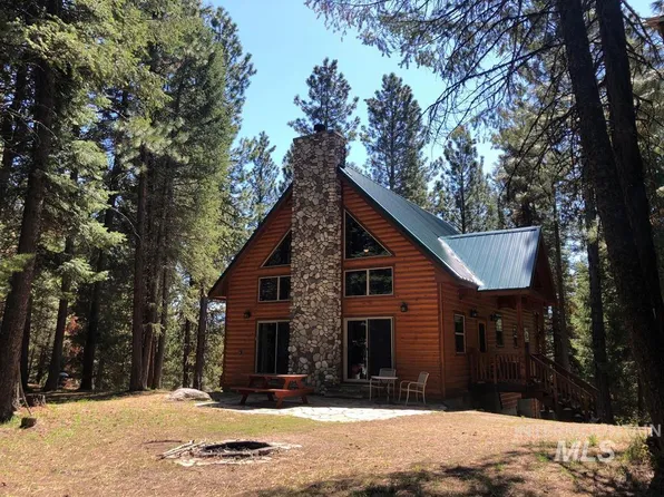 12 Broken Arrow Pl, Cascade, ID 83611