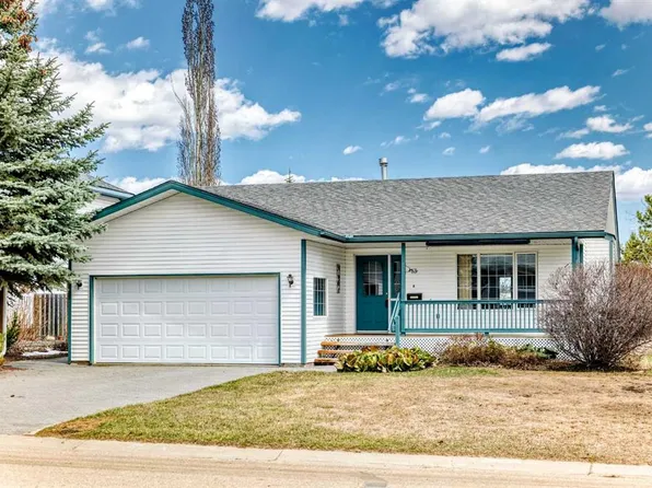 13 W Garden Rd, Lacombe, AB T4L 1R5