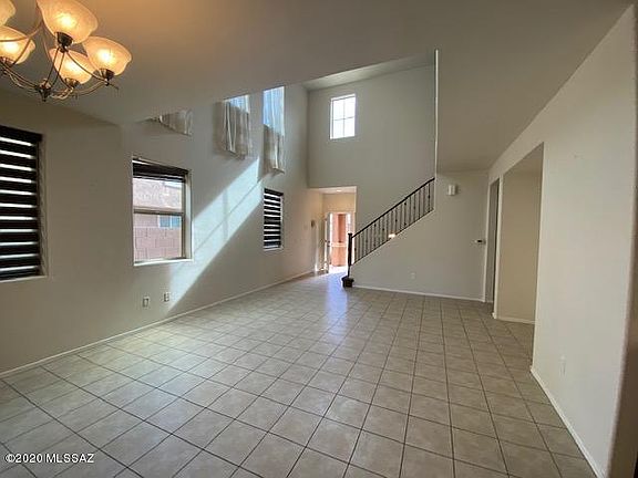 5th image of 670 W Calle Canto Sereno