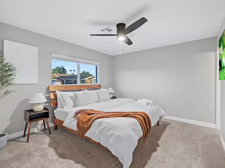 8725 E Rancho Vista Dr — Photo 7